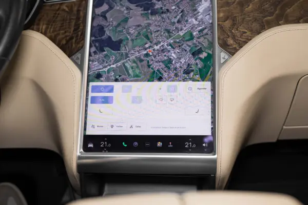Tesla Model X 90D 34