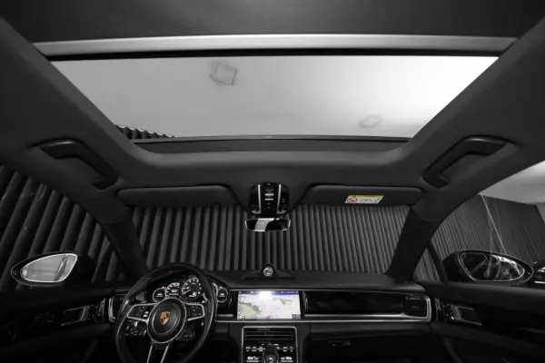 Porsche Panamera Sport Turismo 4 E-Hybrid 14