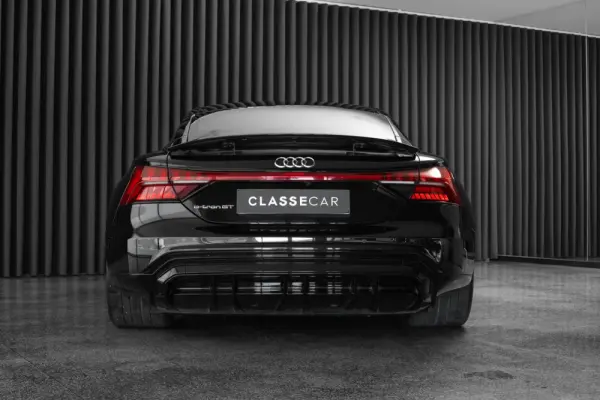 Audi e-tron GT quattro 8