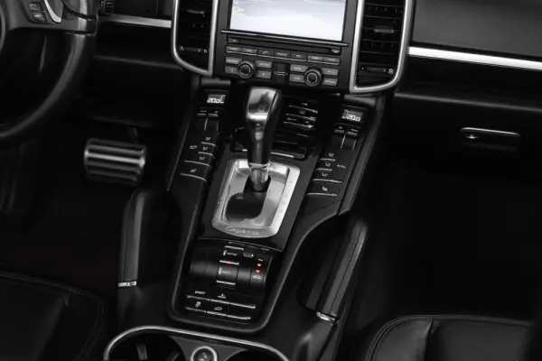 Porsche Cayenne S 27