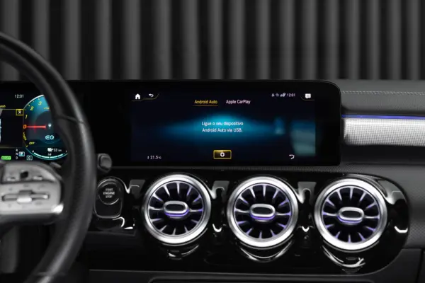 Mercedes-Benz CLA 250 e Shooting Brake AMG Line 23
