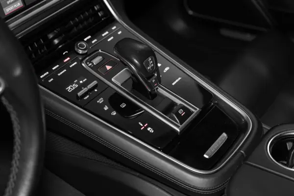 Porsche Panamera Sport Turismo 4 E-Hybrid 42