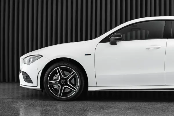 Mercedes-Benz CLA 250 e Shooting Brake AMG Line 4