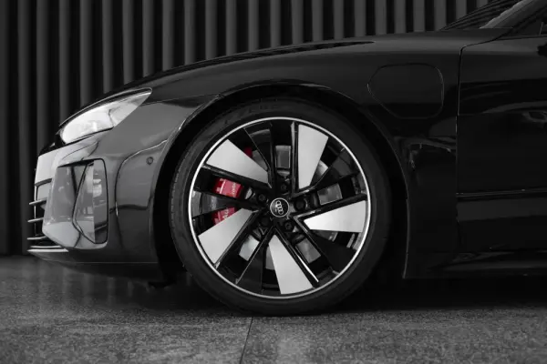 Audi e-tron GT quattro 6