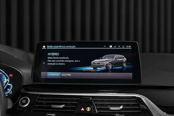 BMW 520 e Pack M 28