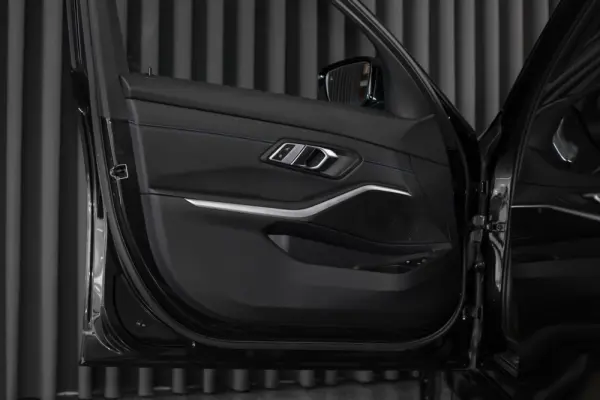 BMW 320 e Pack M Auto 40
