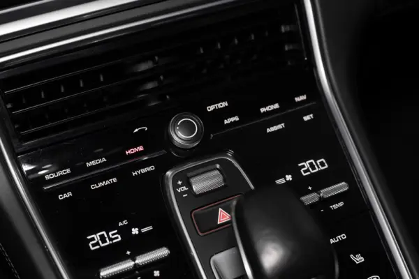 Porsche Panamera Sport Turismo 4 E-Hybrid 46
