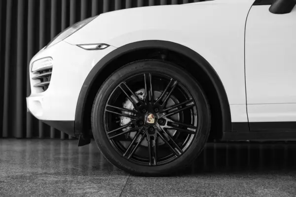 Porsche Cayenne S 8
