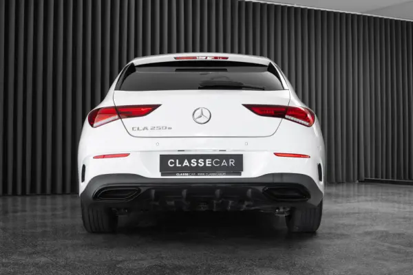 Mercedes-Benz CLA 250 e Shooting Brake AMG Line 8