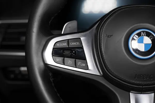 BMW 320 e Pack M Auto 17
