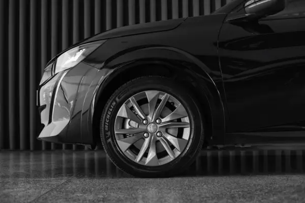Peugeot e-208 50 kWh Allure 8