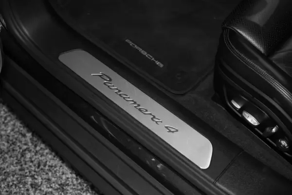 Porsche Panamera Sport Turismo 4 E-Hybrid 56