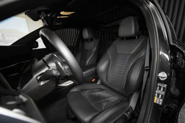 BMW 320 e Pack M Auto 38
