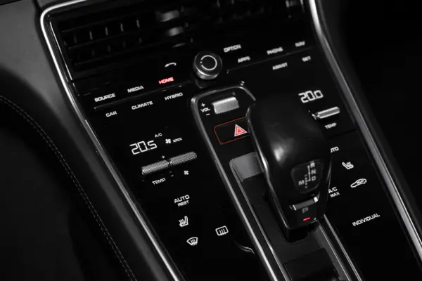 Porsche Panamera Sport Turismo 4 E-Hybrid 43