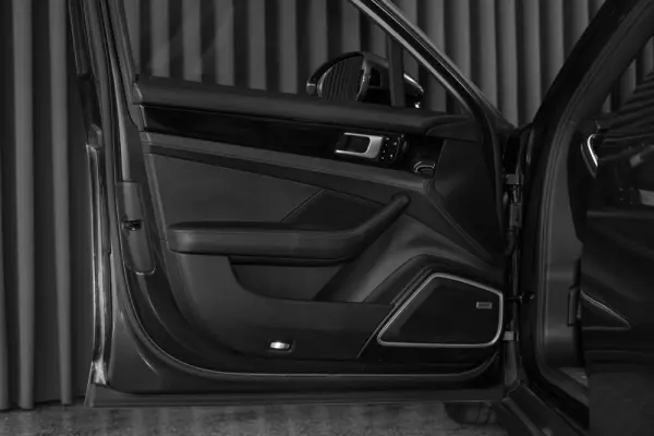 Porsche Panamera Sport Turismo 4 E-Hybrid 48