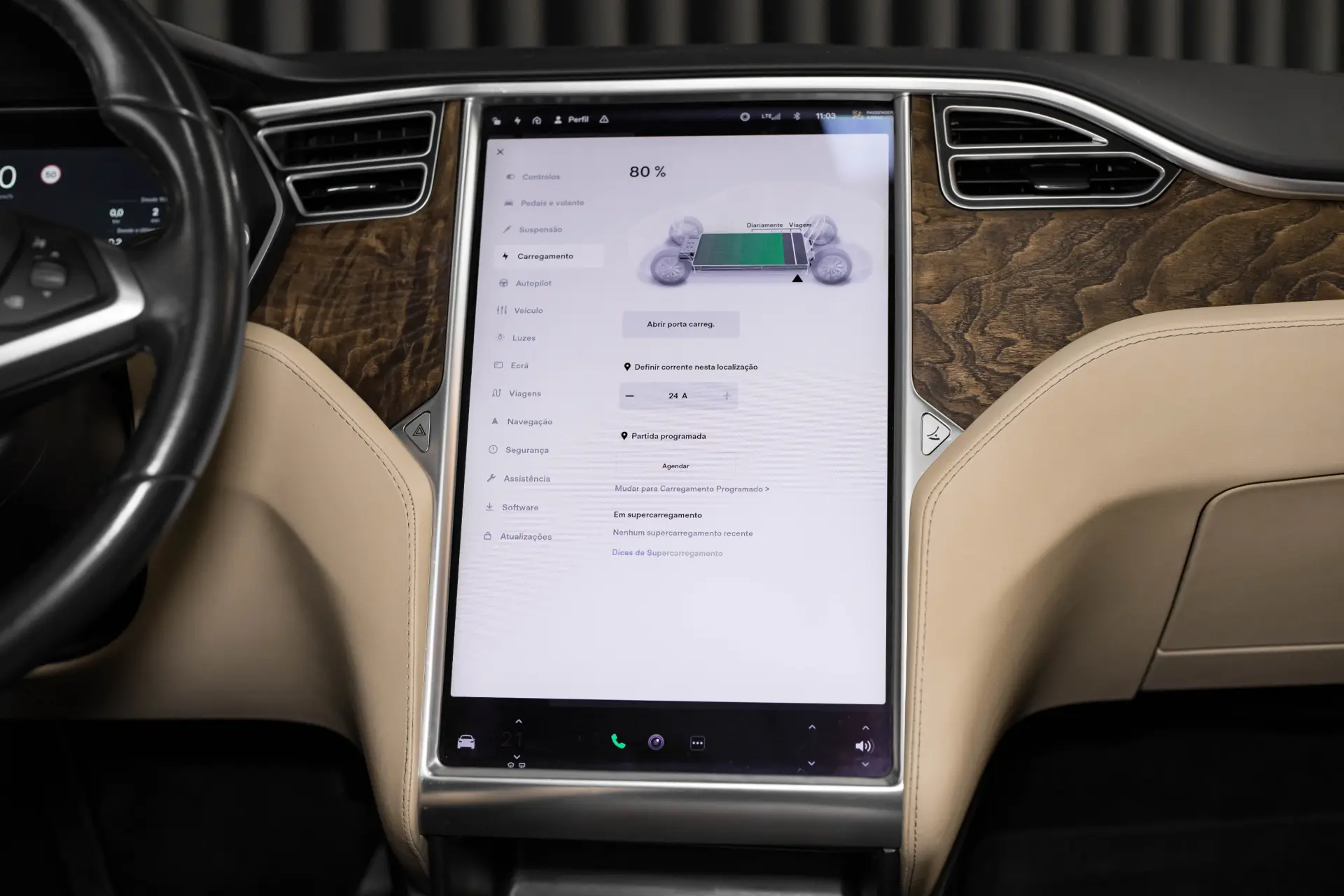 Tesla Model X 90D 21