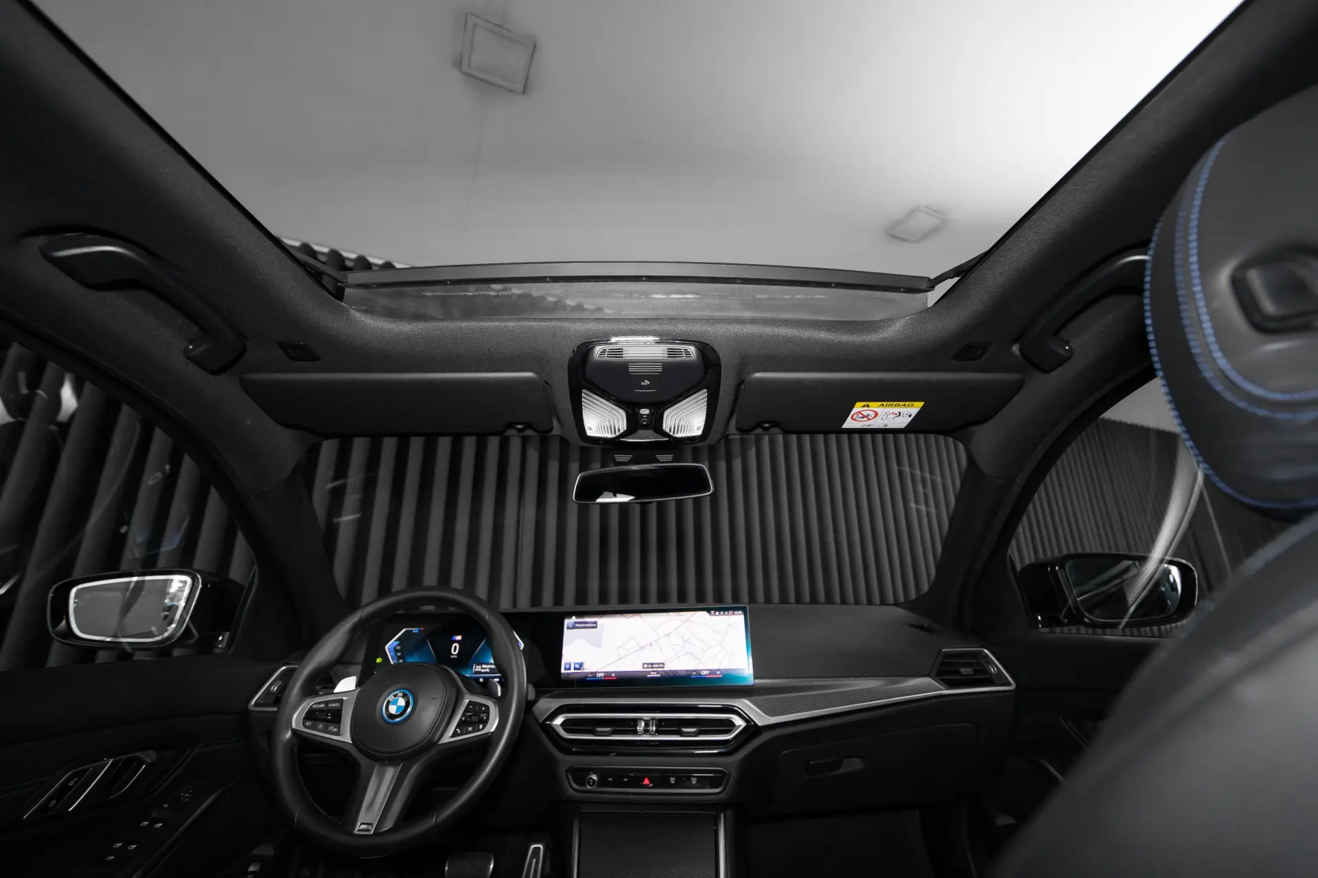 BMW 320 e Pack M Auto 12