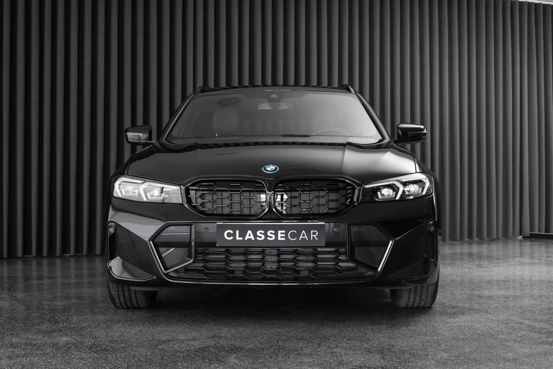 BMW 320 e Pack M Auto 4