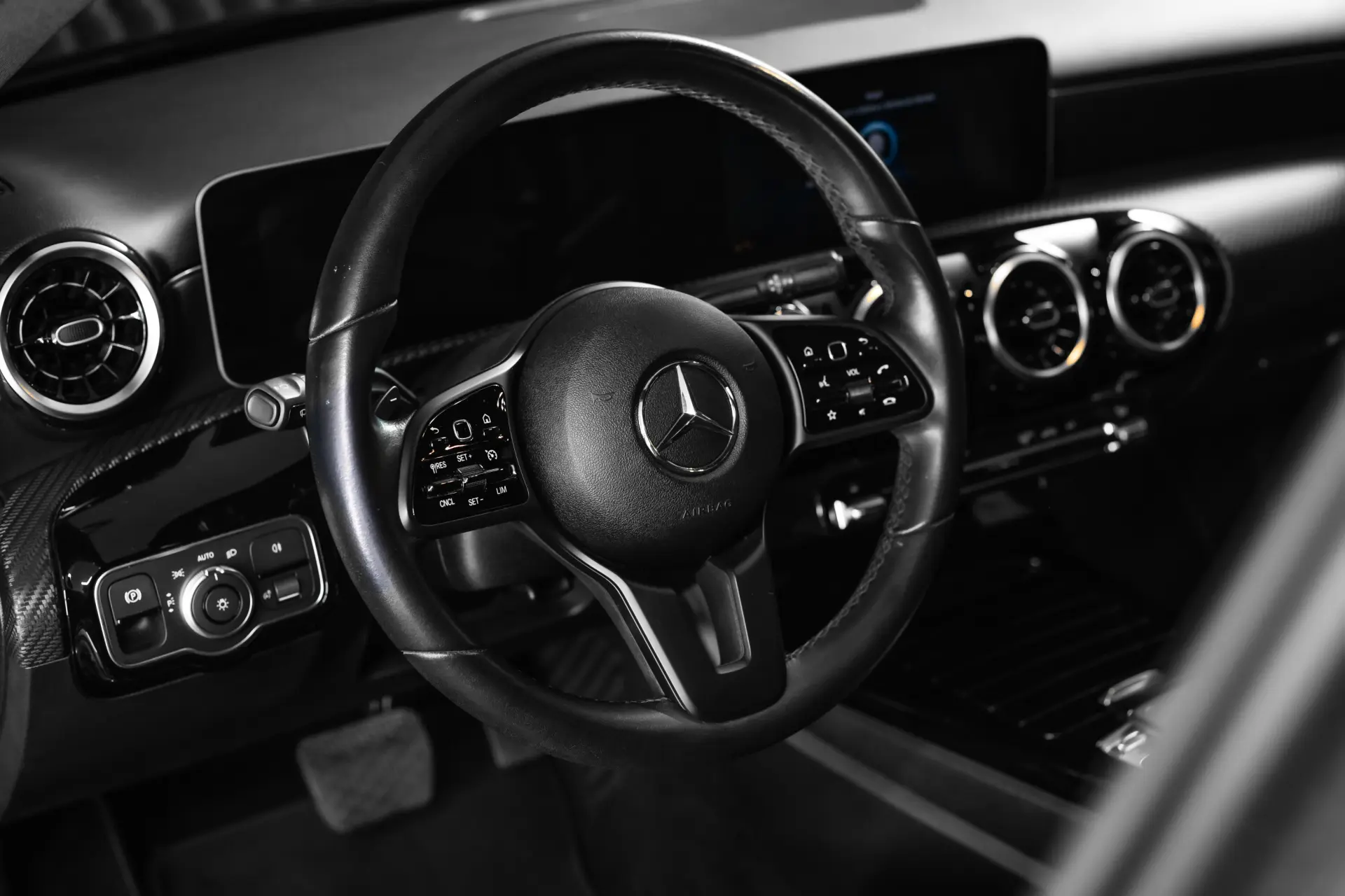 Mercedes-Benz A 180 d 7G-DCT Style 32