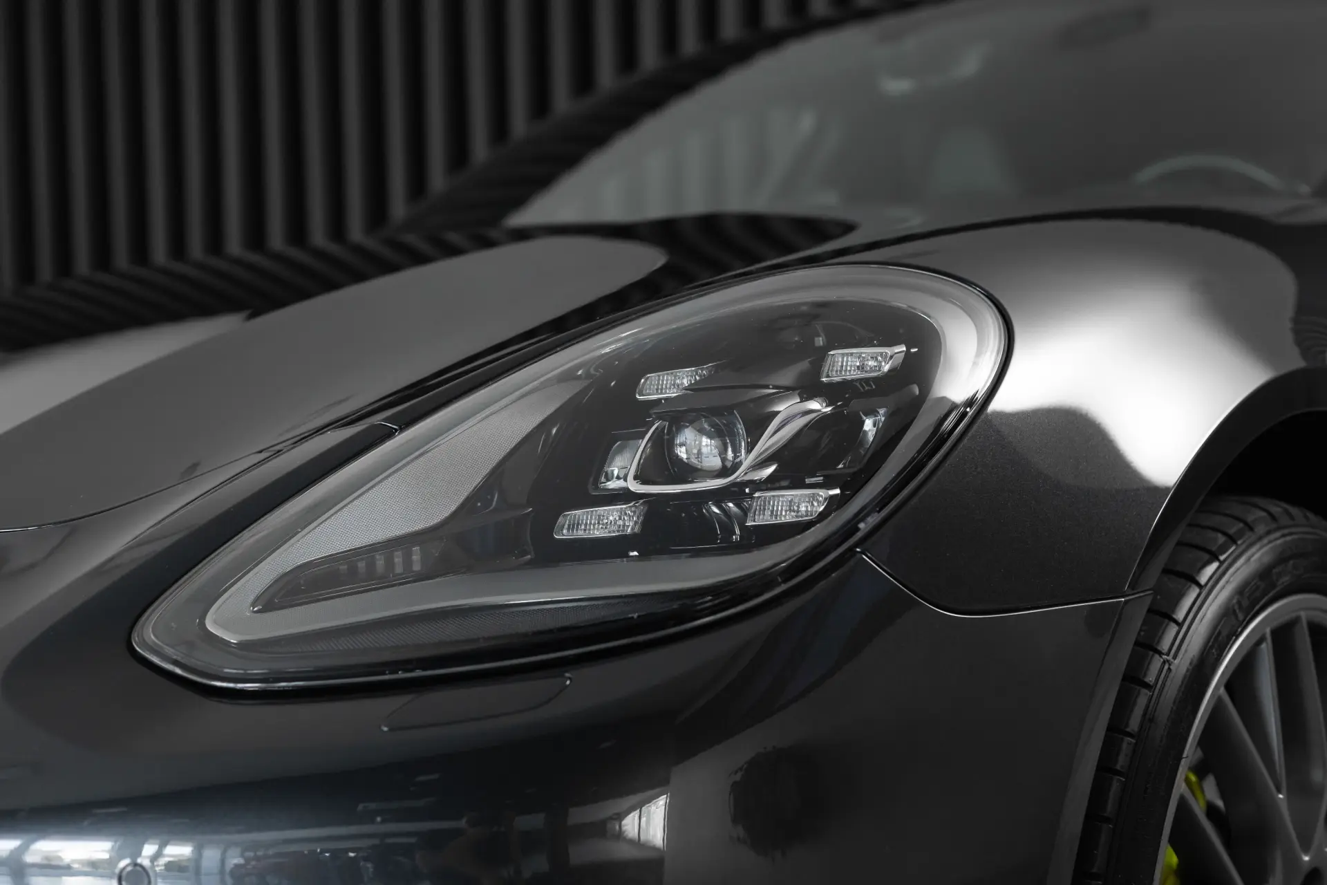 Porsche Panamera Sport Turismo 4 E-Hybrid 10