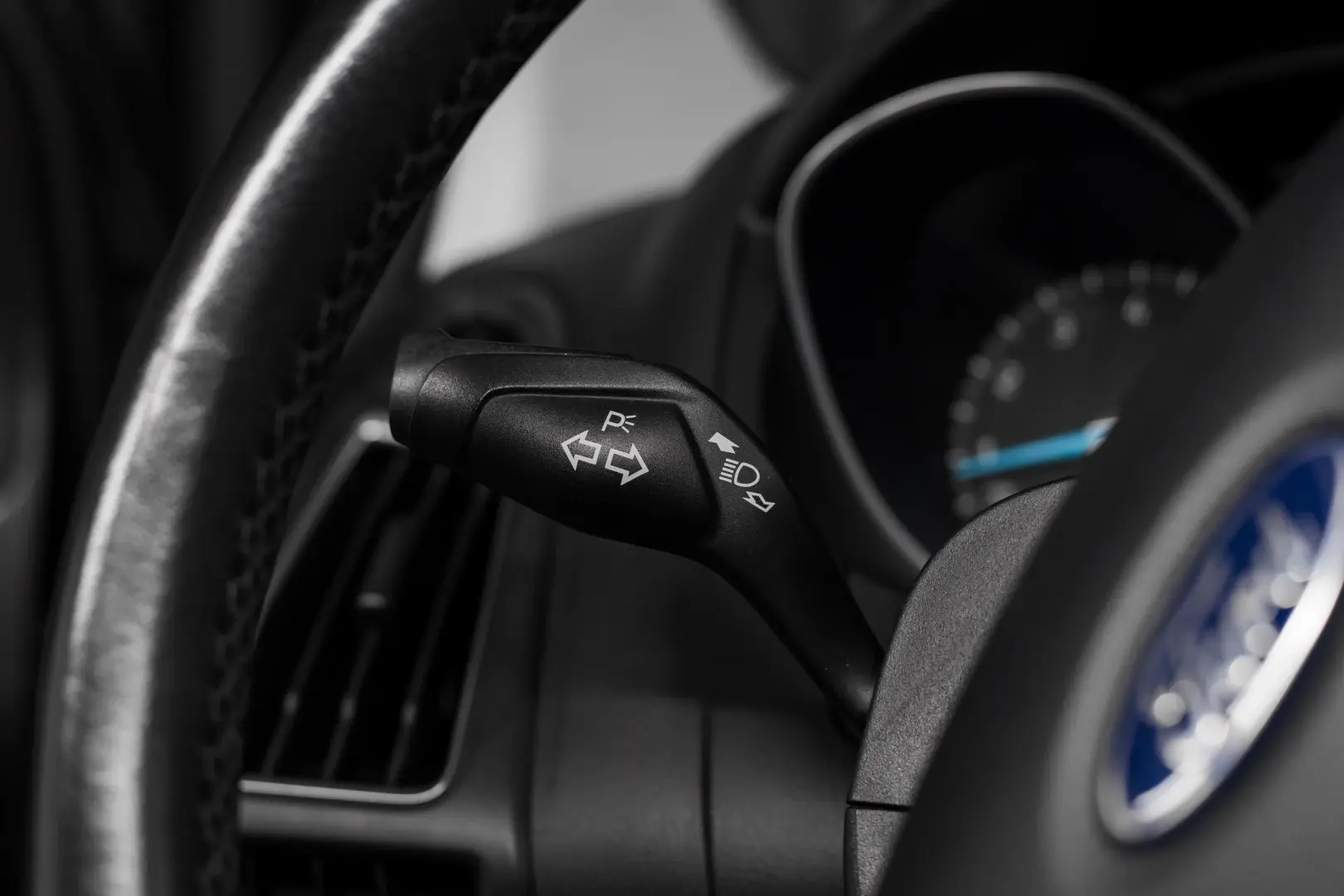 Ford Focus 1.0 EcoBoost S&S TITANIUM 26