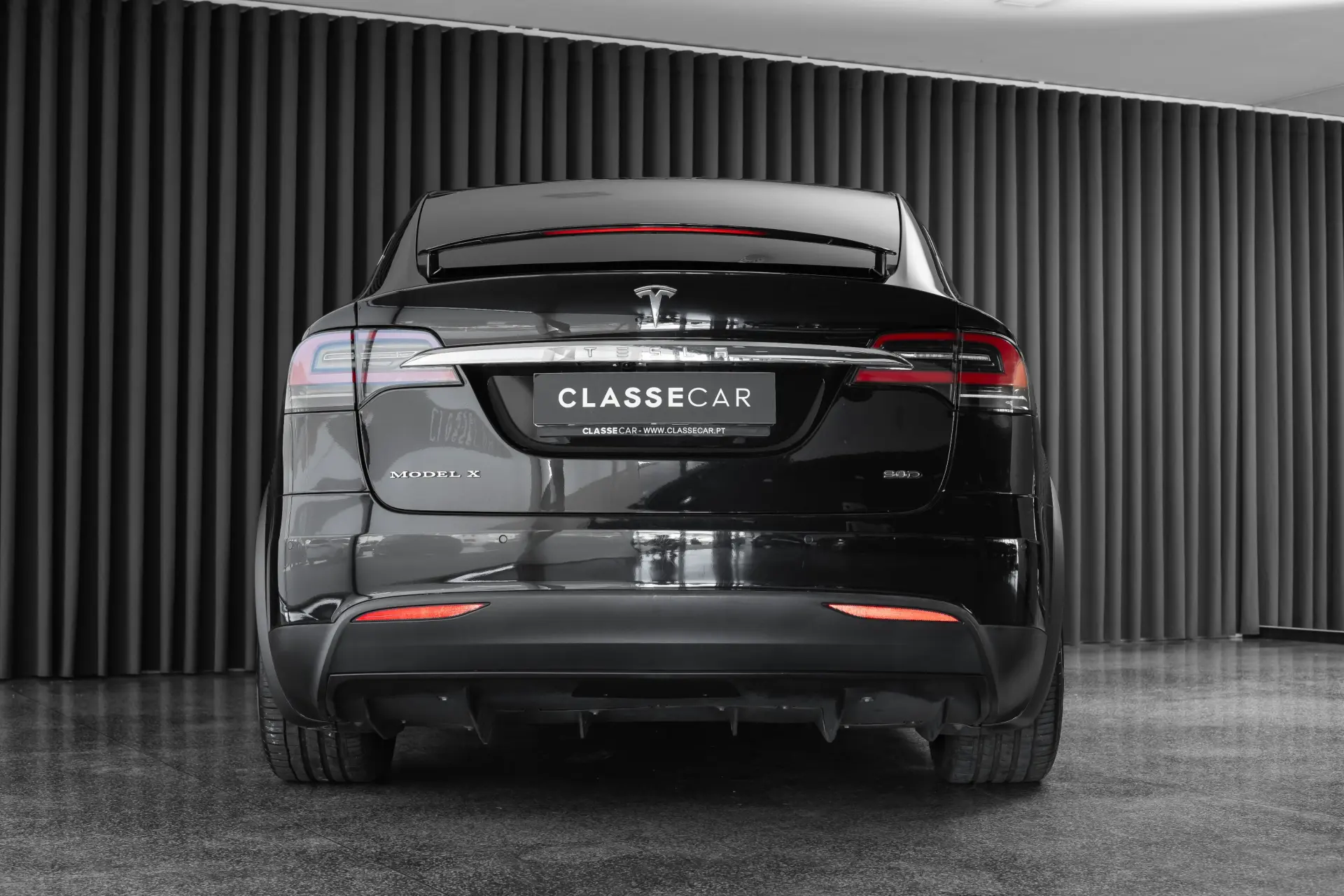 Tesla Model X 90D 9