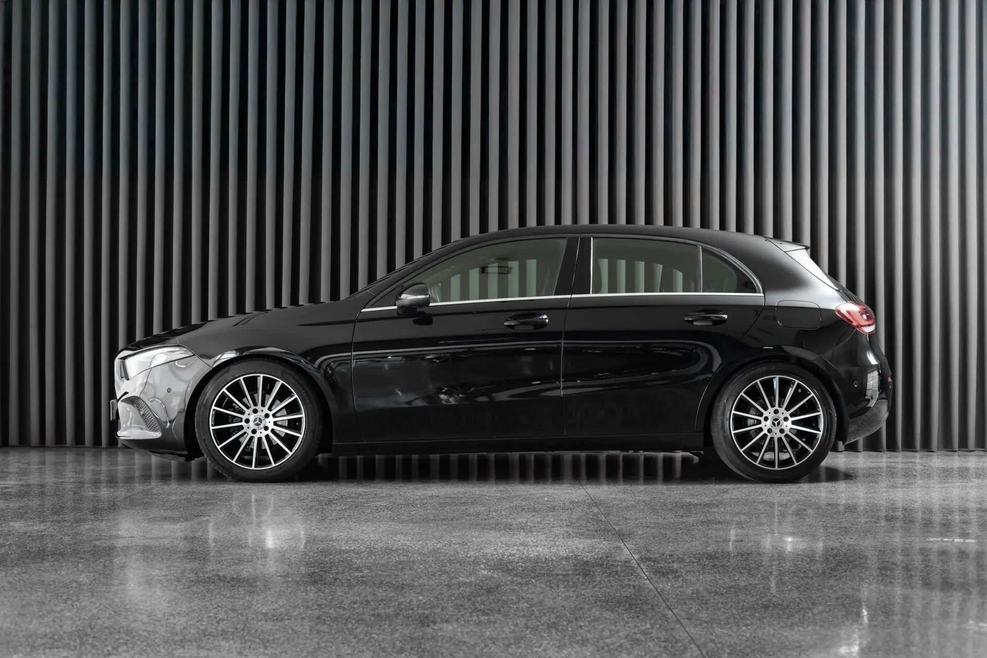 Mercedes-Benz A 180 d 7G-DCT Style 2