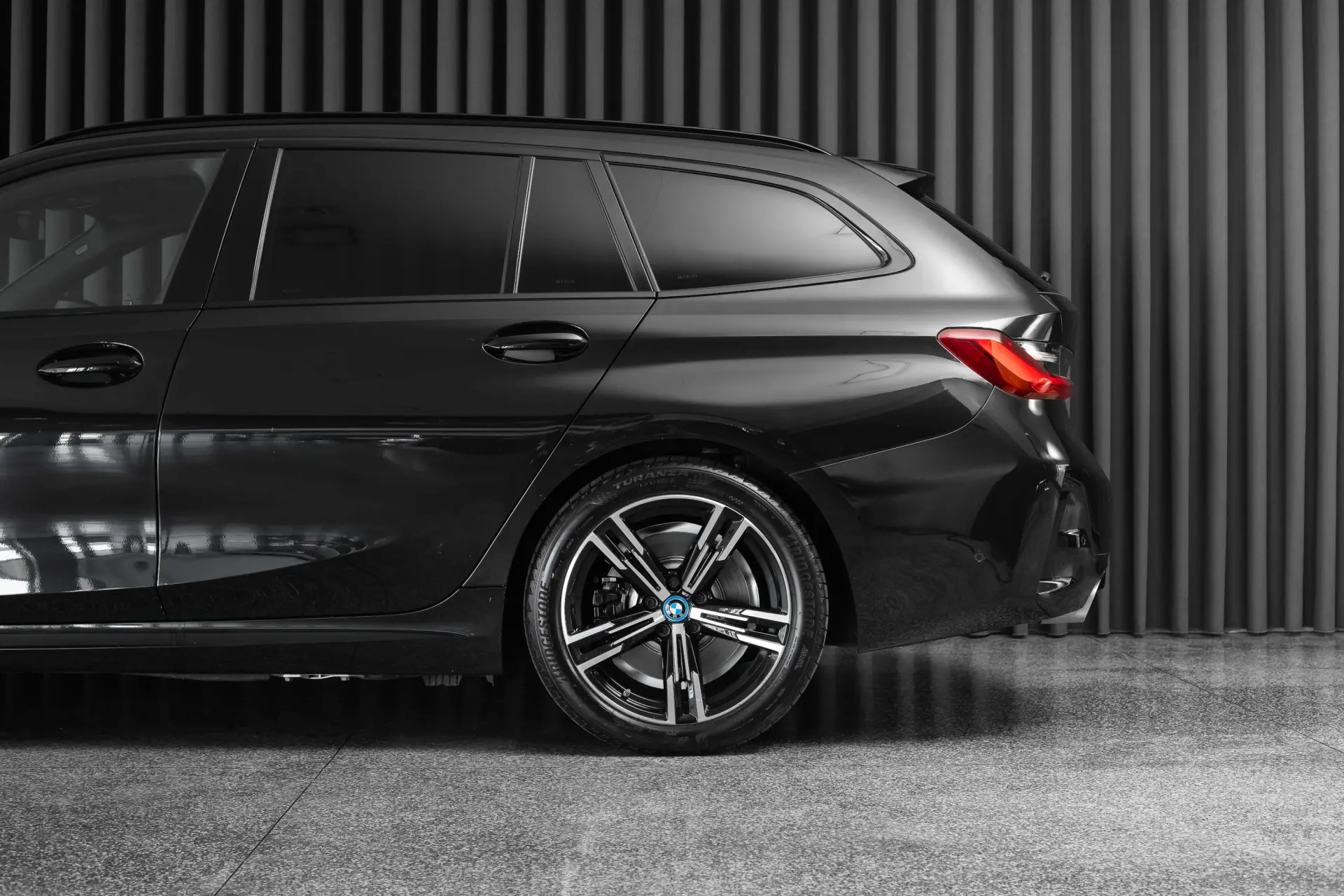 BMW 320 e Pack M Auto 10