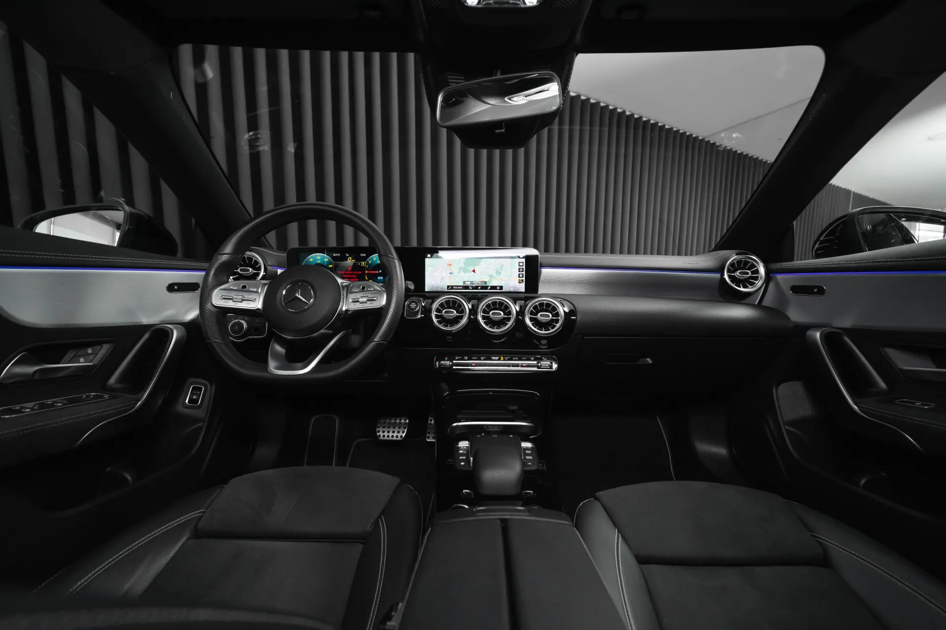 Mercedes-Benz CLA 250 e Shooting Brake AMG Line 12