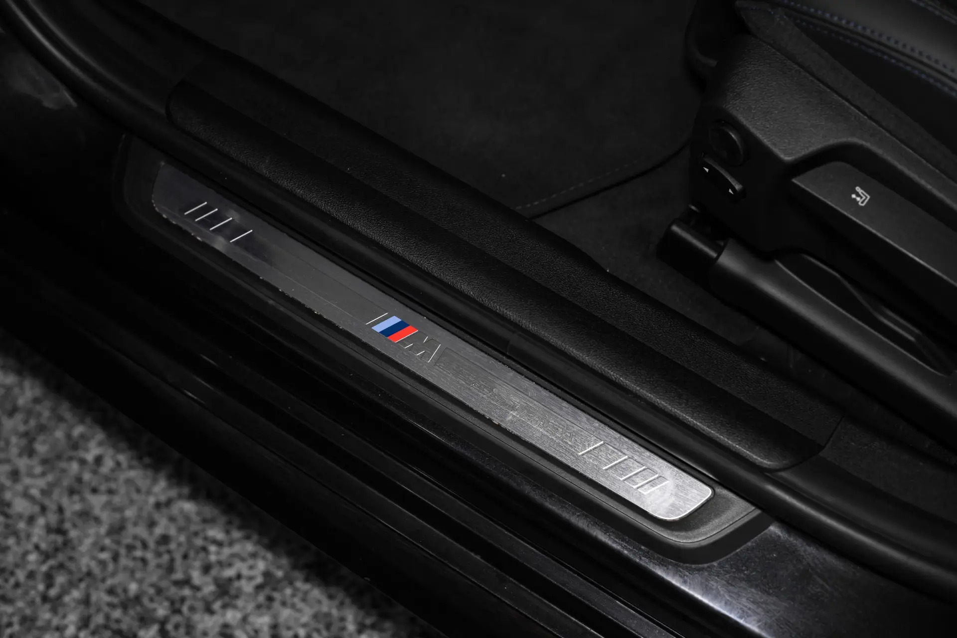 BMW 320 e Pack M Auto 44