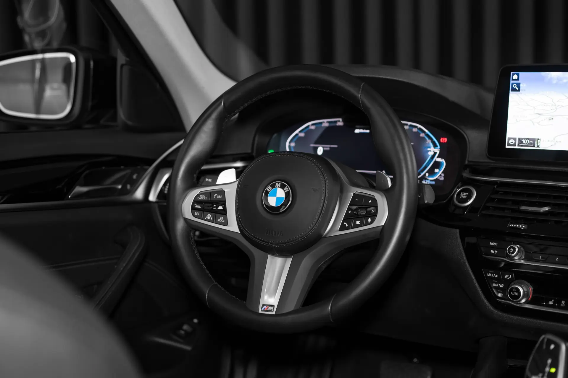 BMW 520 e Pack M 14