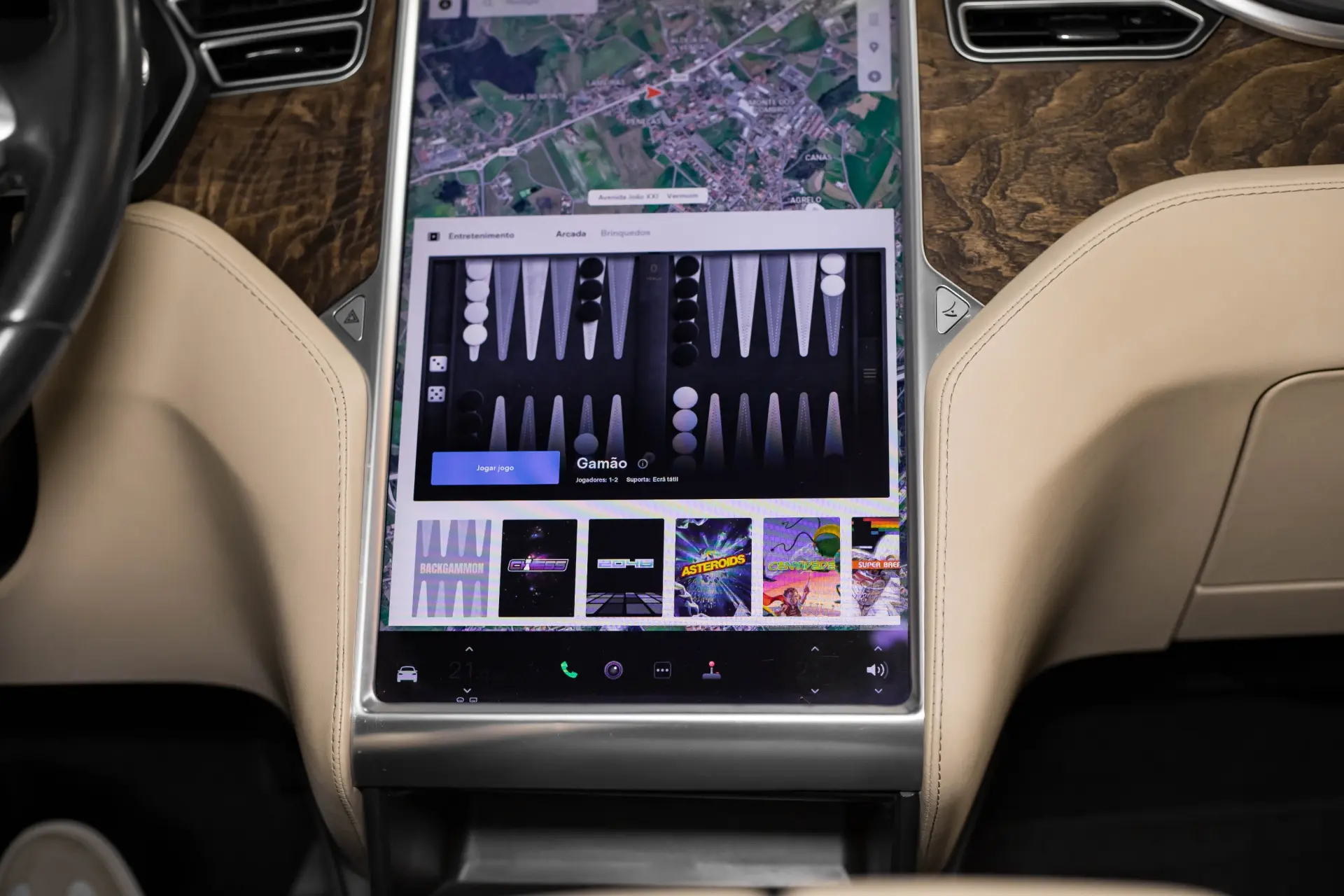Tesla Model X 90D 32