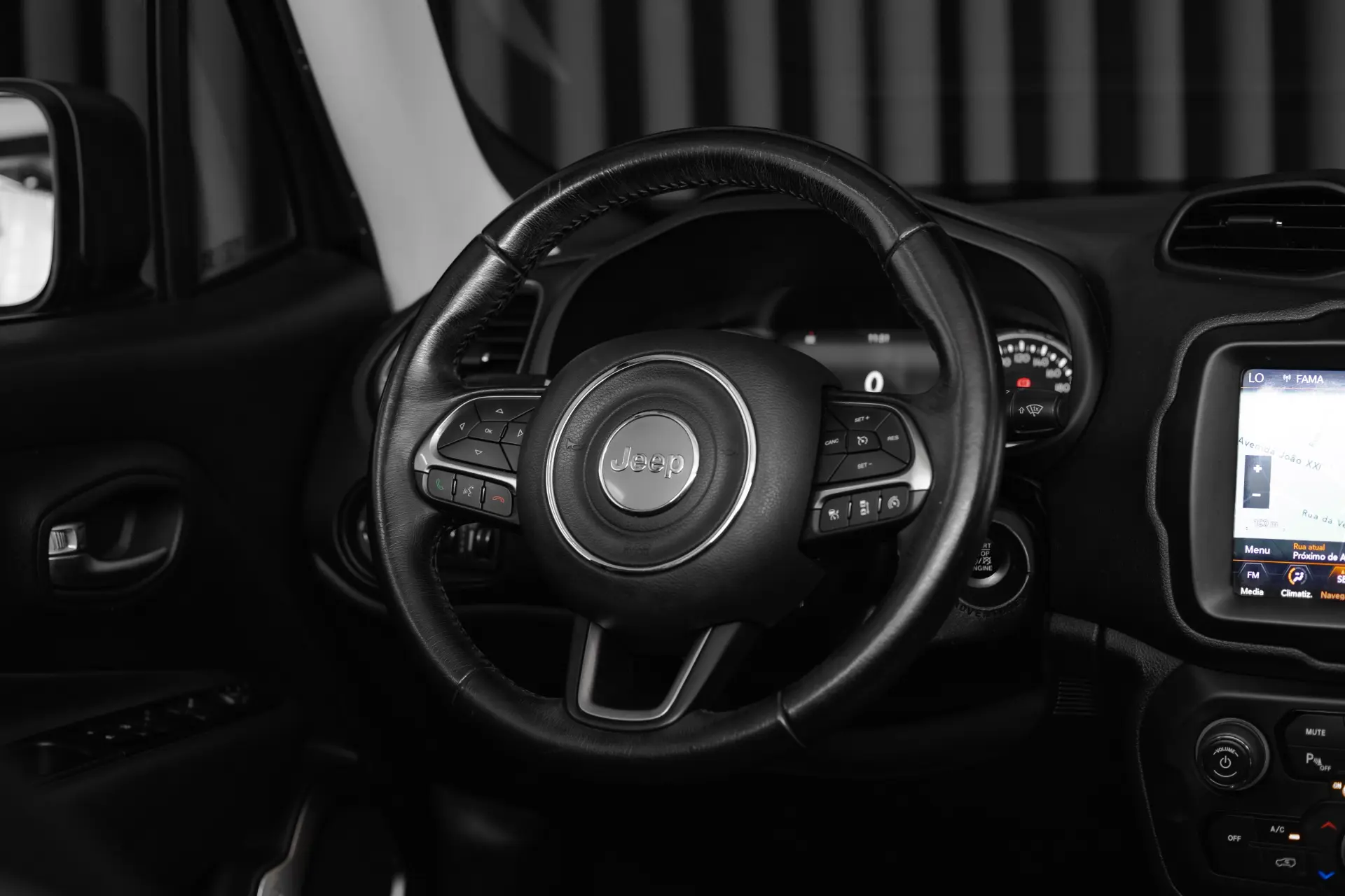 Jeep Renegade 1.0 T Limited 12