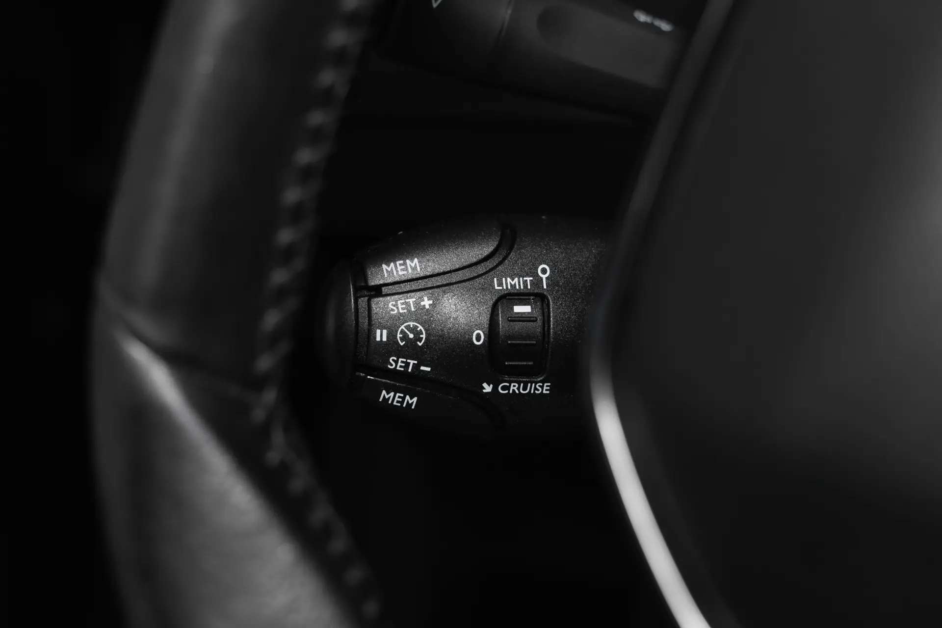 Peugeot e-208 50 kWh Allure 30