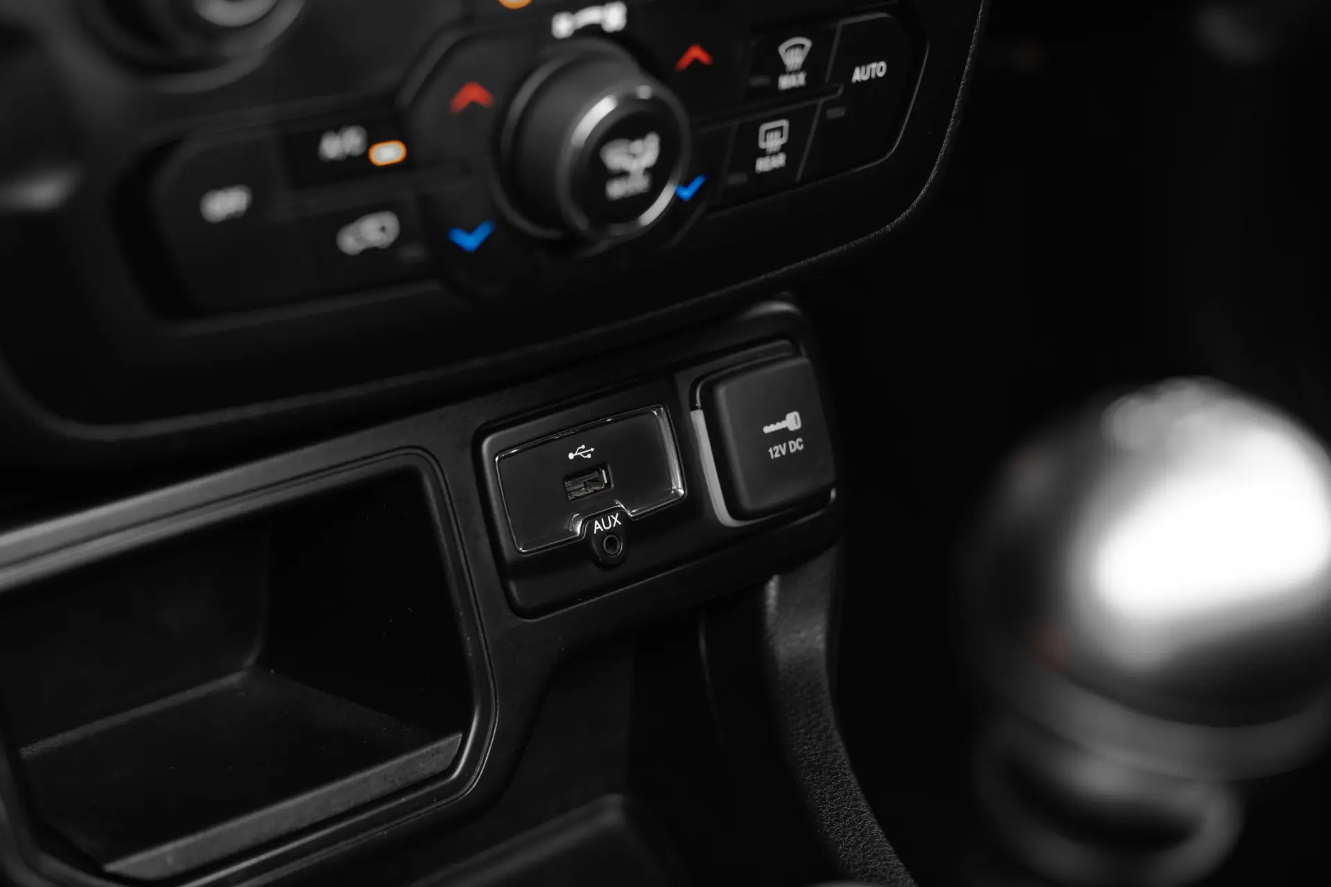 Jeep Renegade 1.0 T Limited 29