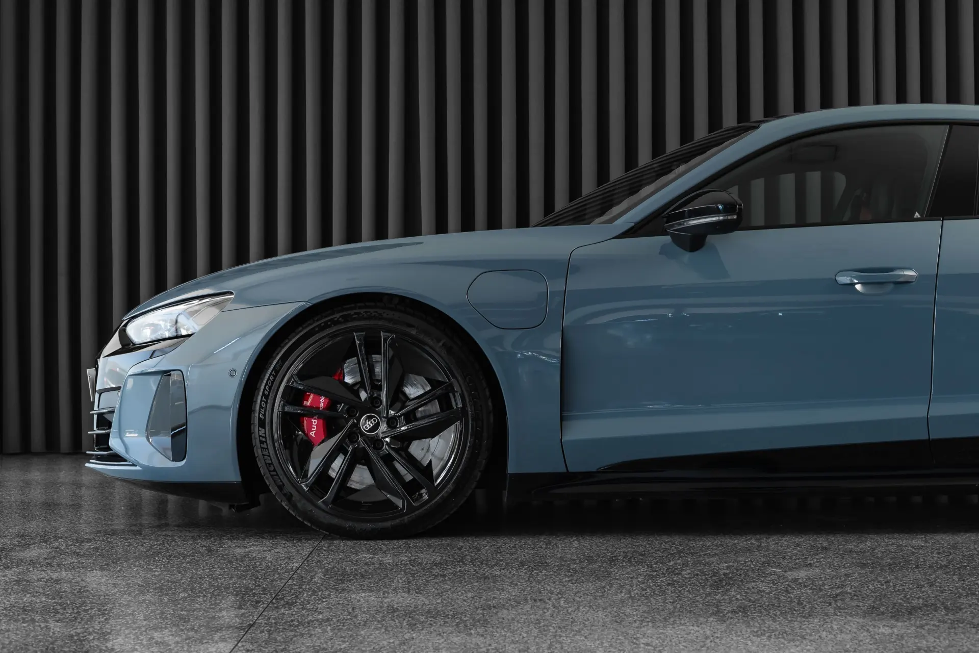 Audi RS e-tron GT quattro 4