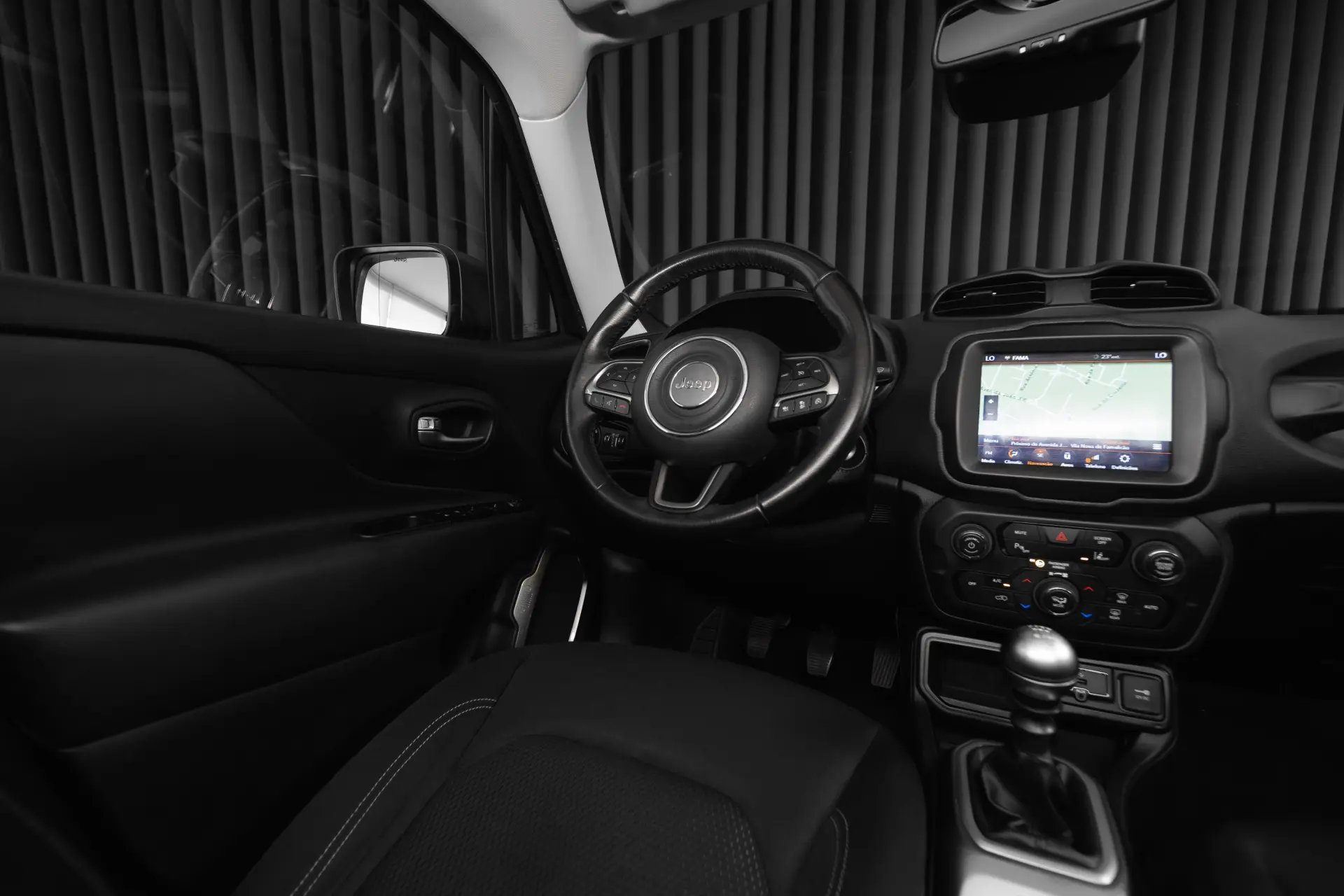 Jeep Renegade 1.0 T Limited 13