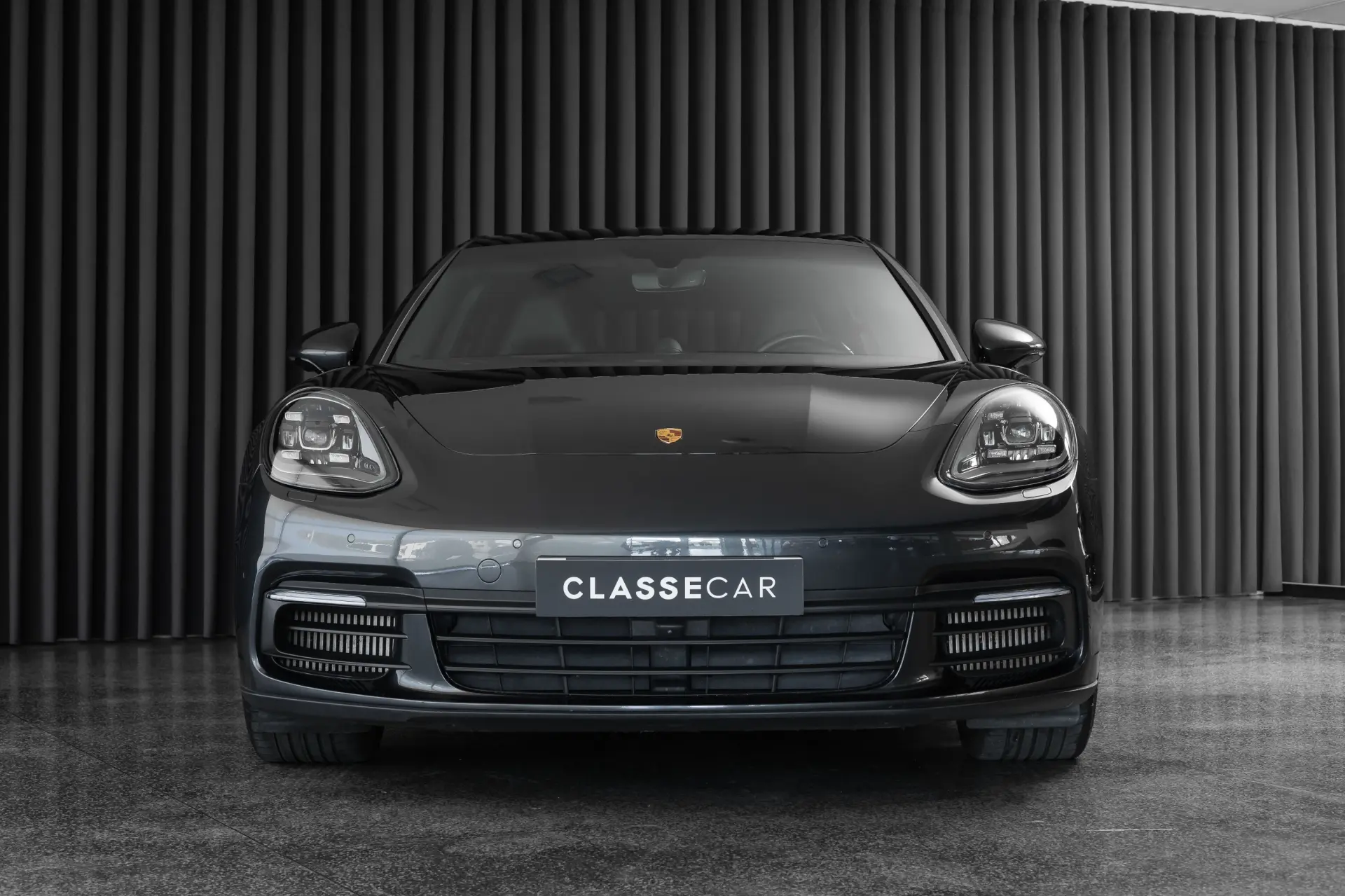 Porsche Panamera Sport Turismo 4 E-Hybrid 6