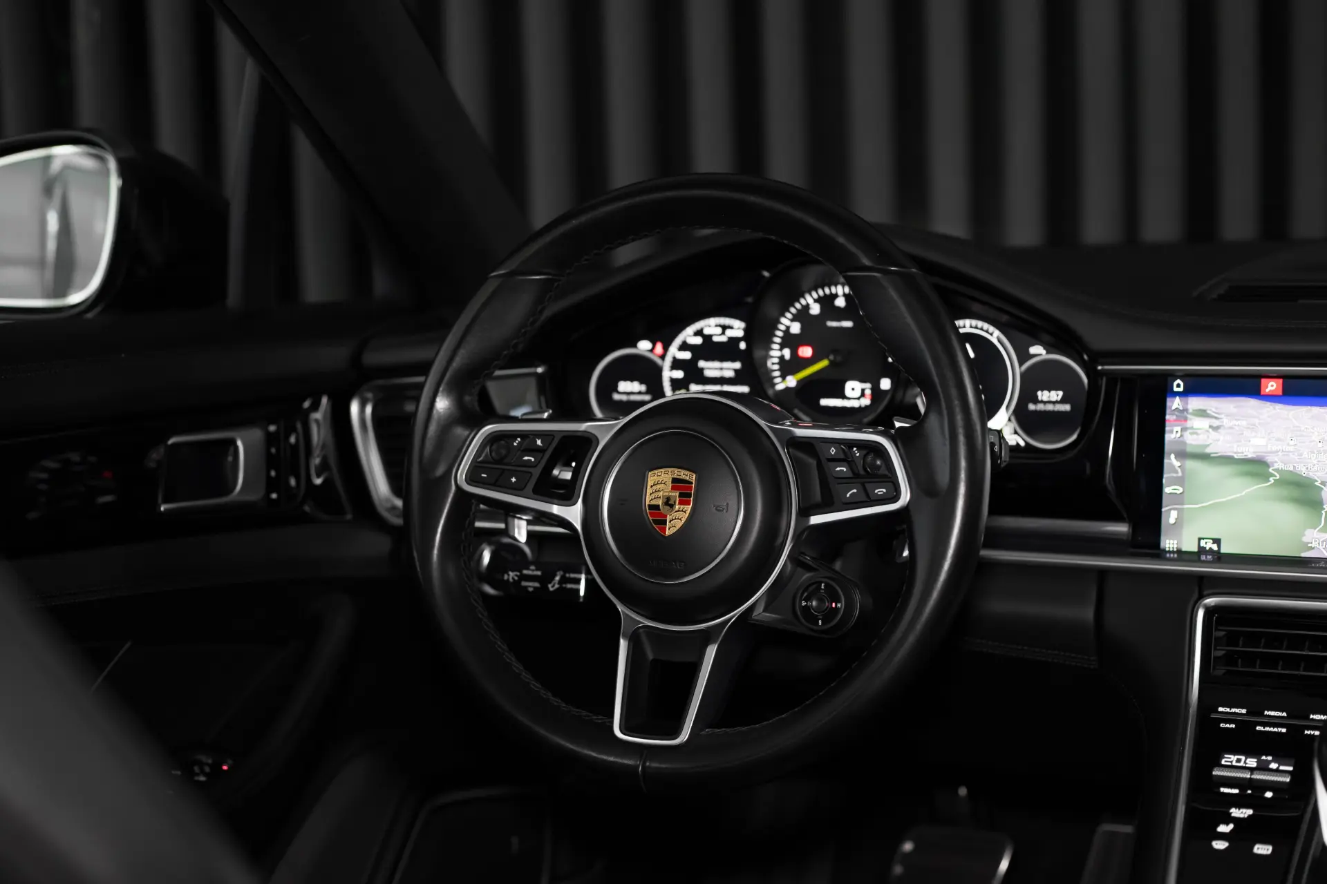 Porsche Panamera Sport Turismo 4 E-Hybrid 17