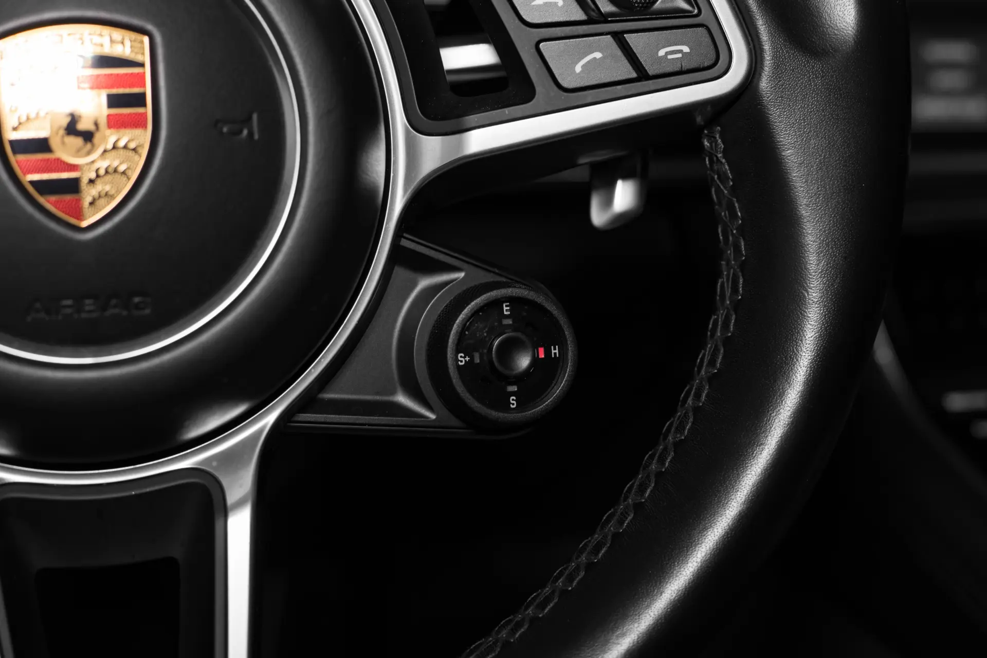 Porsche Panamera Sport Turismo 4 E-Hybrid 36