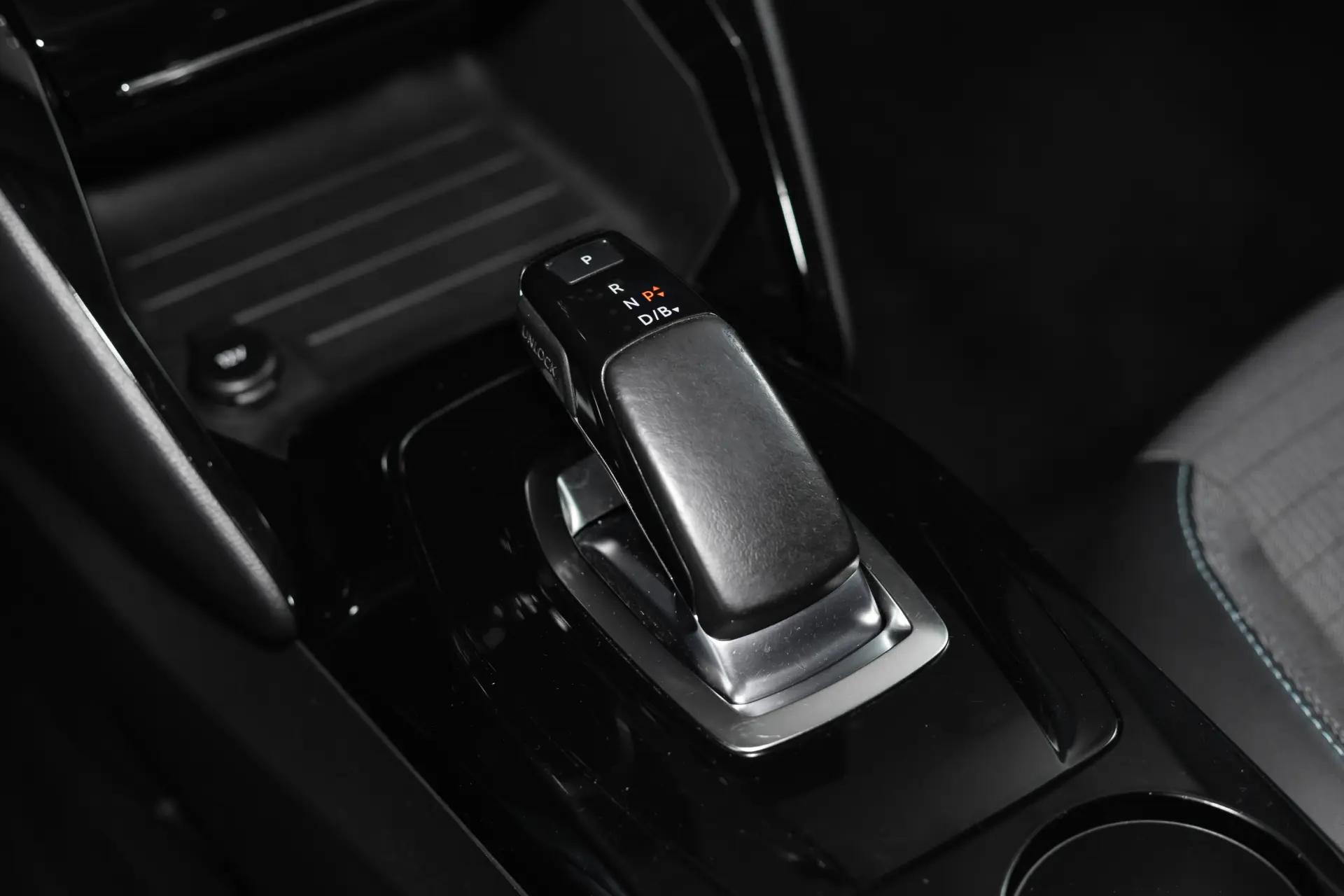Peugeot e-208 50 kWh Allure 25