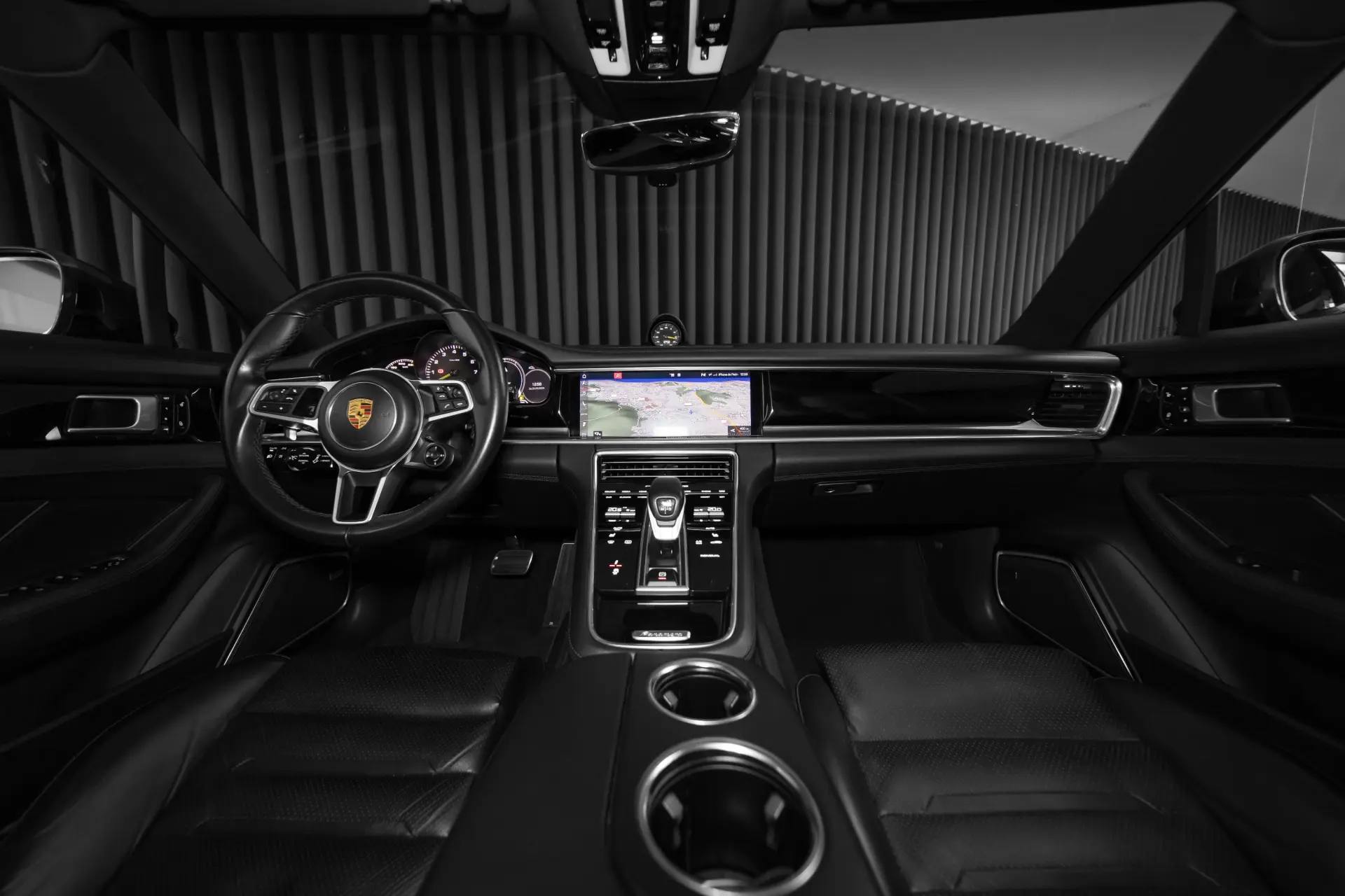 Porsche Panamera Sport Turismo 4 E-Hybrid 13