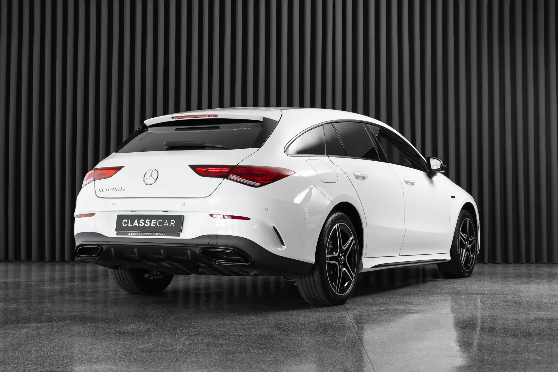 Mercedes-Benz CLA 250 e Shooting Brake AMG Line 3