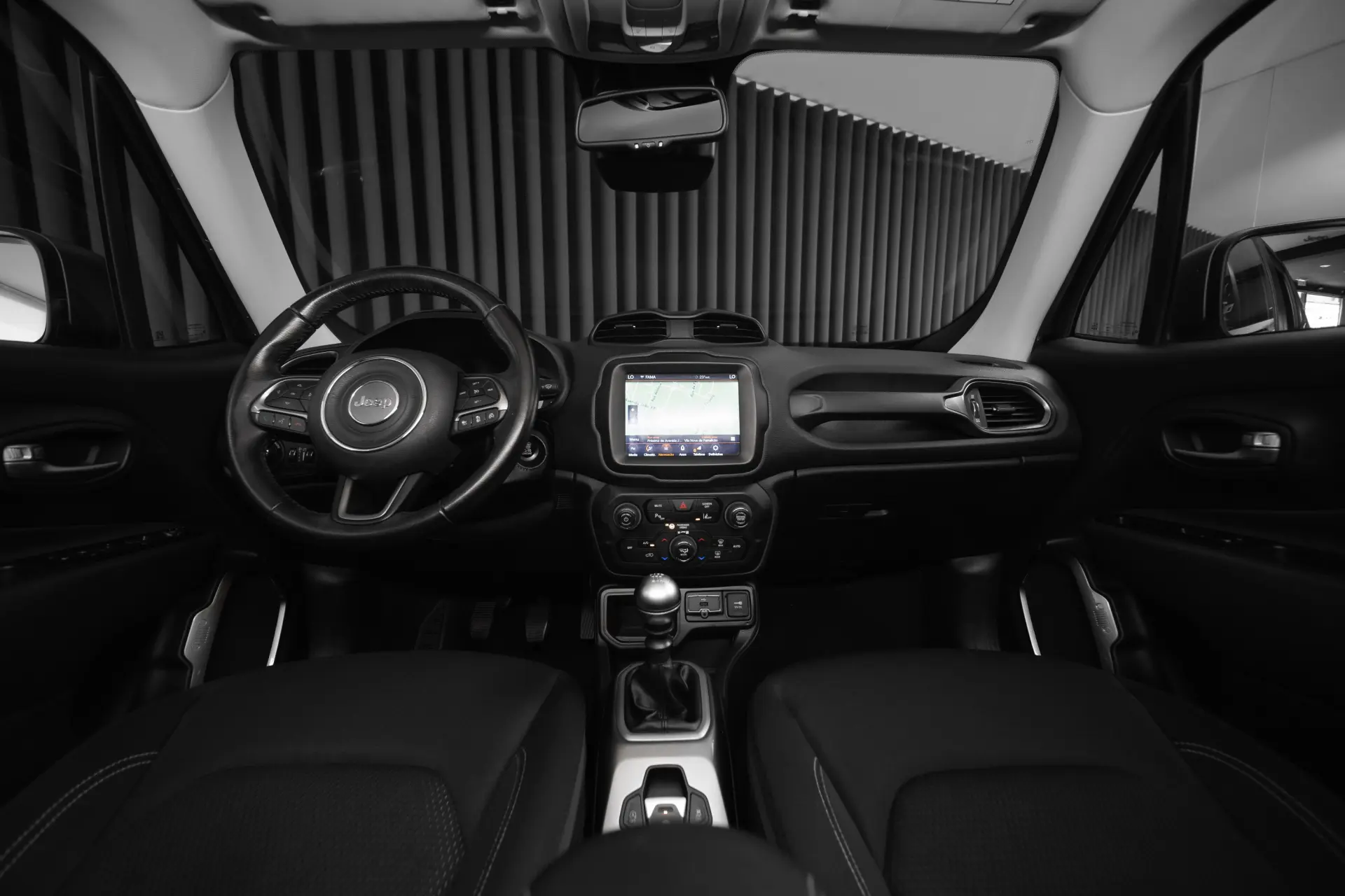 Jeep Renegade 1.0 T Limited 11
