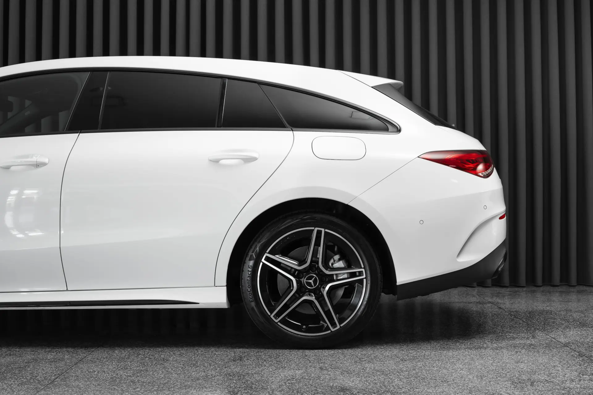 Mercedes-Benz CLA 250 e Shooting Brake AMG Line 5