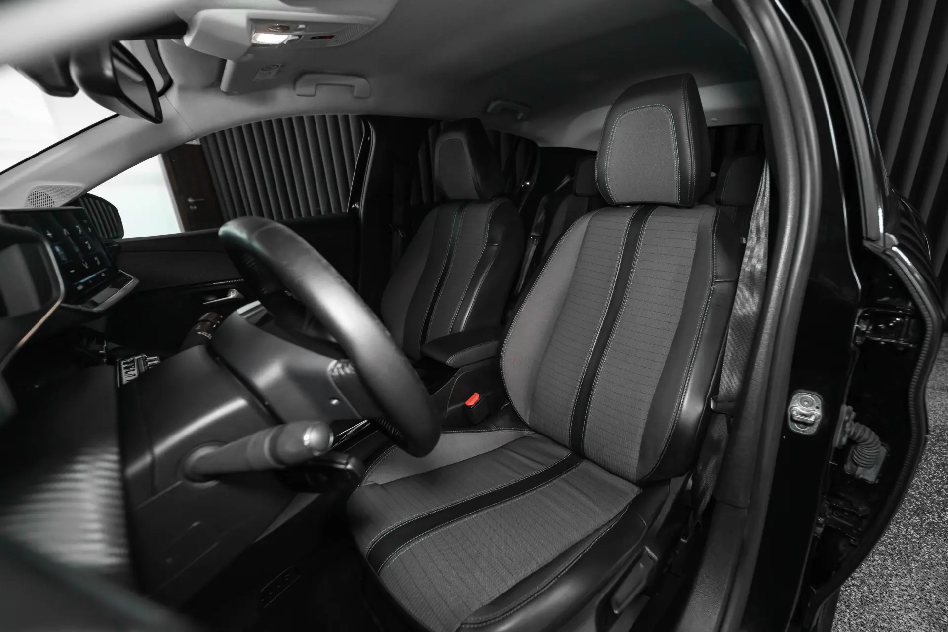 Peugeot e-208 50 kWh Allure 36