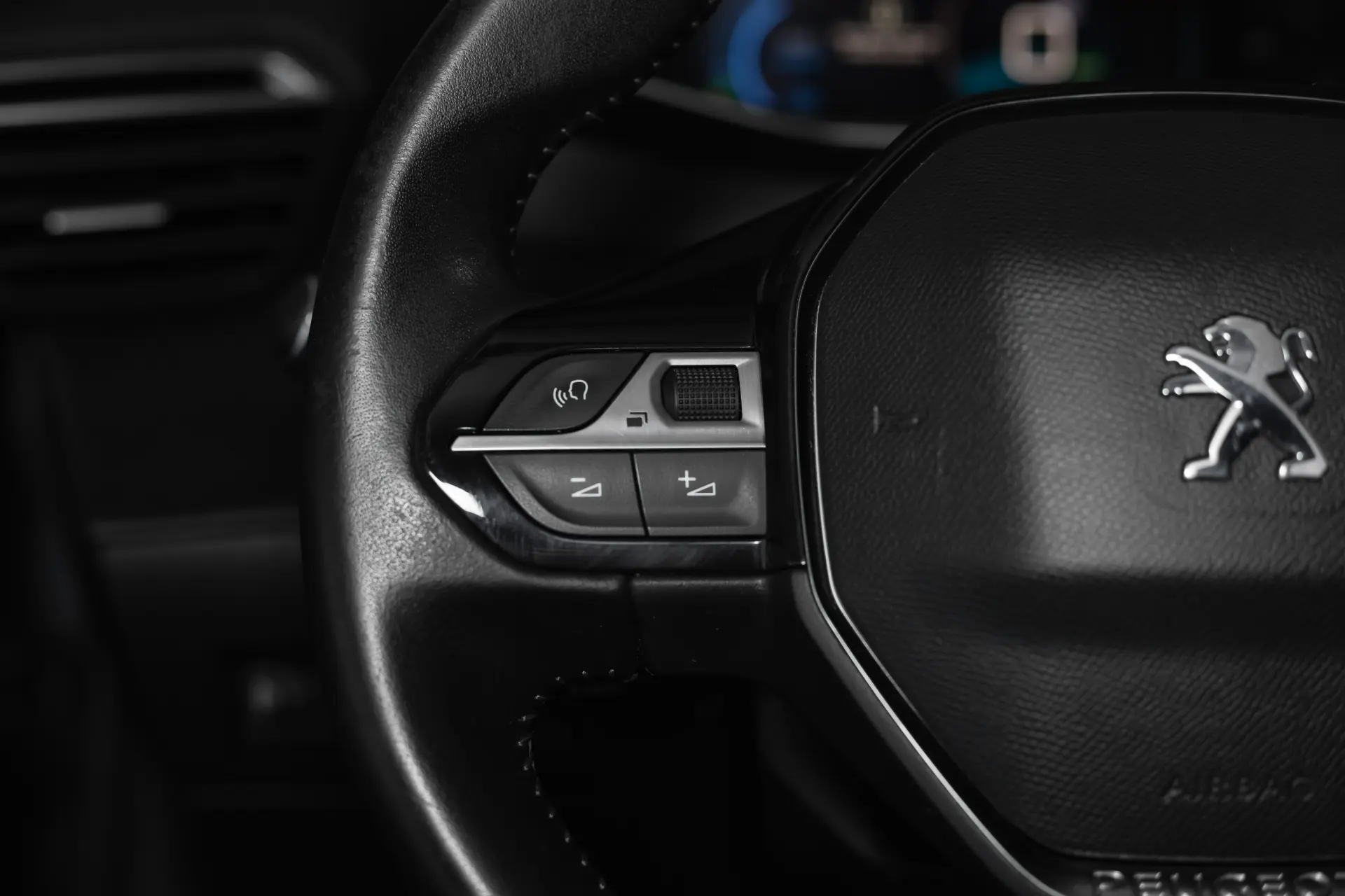 Peugeot e-208 50 kWh Allure 28