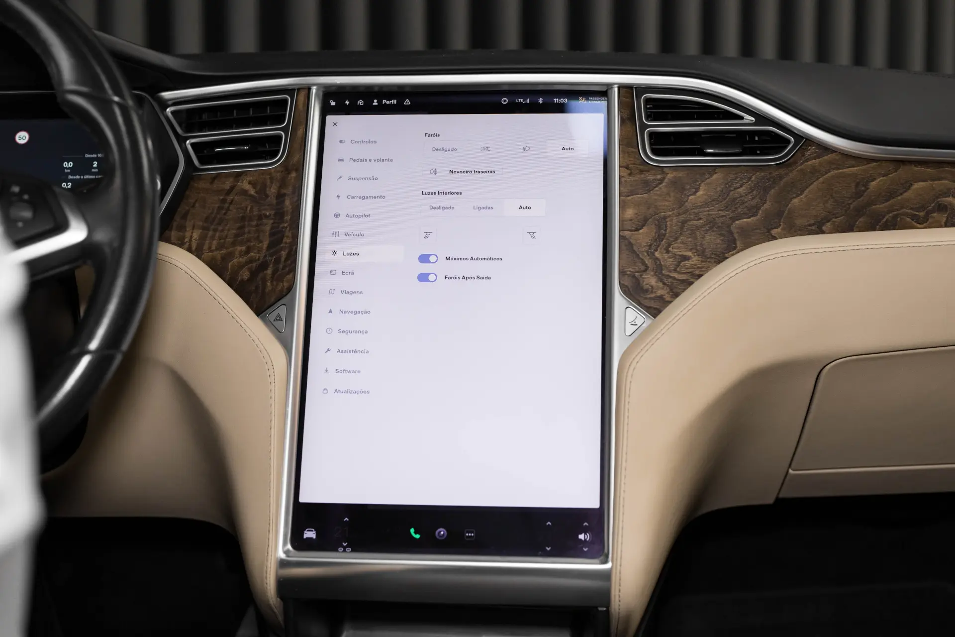 Tesla Model X 90D 24