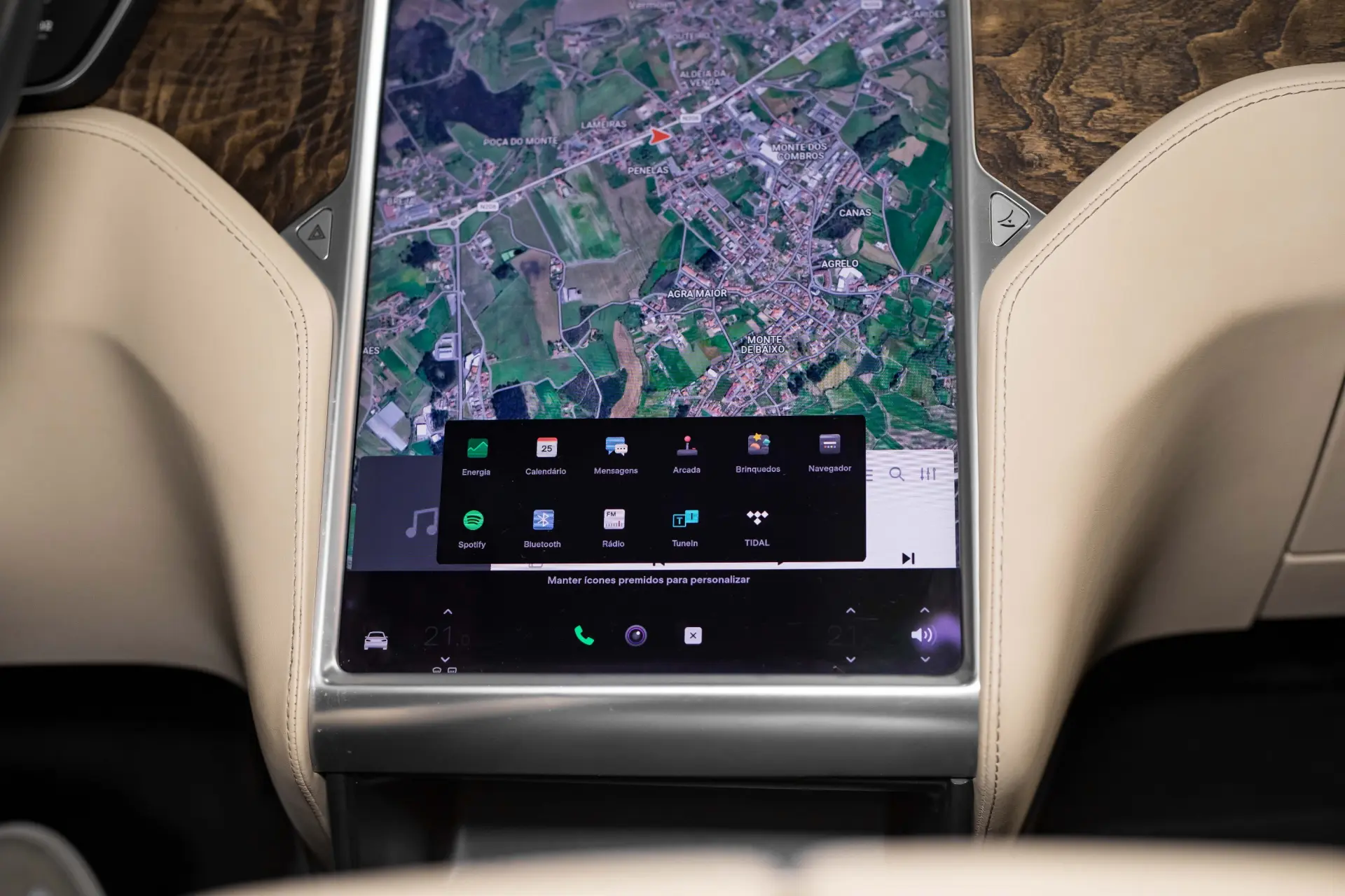 Tesla Model X 90D 31