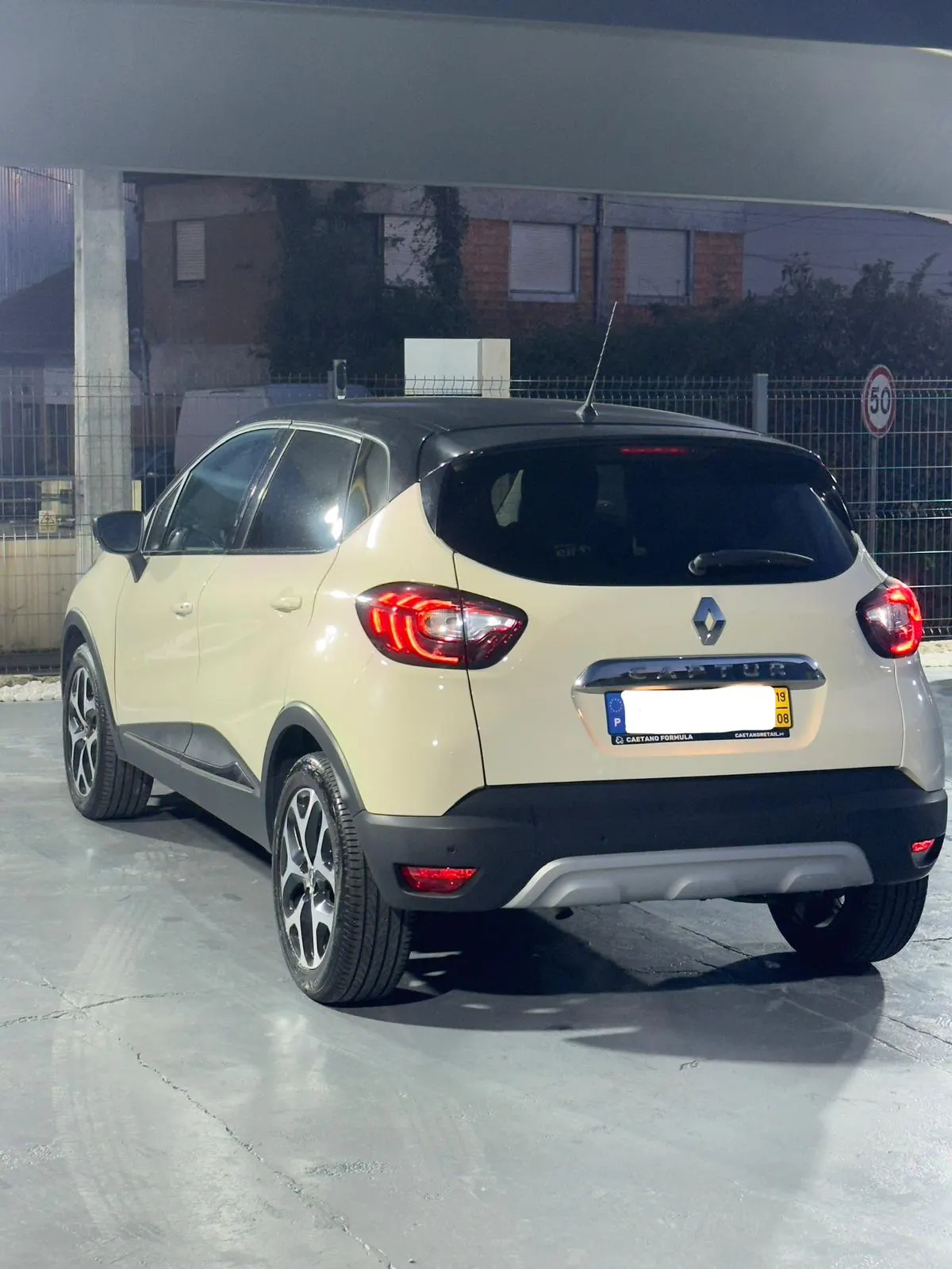 Renault Captur 0.9 TCE Zen 8